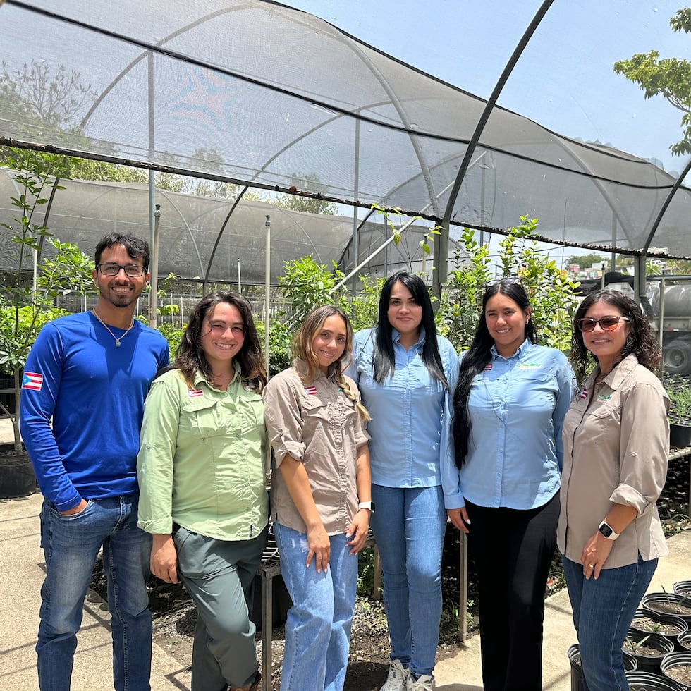 Parte del equipo de Protectores de Cuencas, organización ambiental que el biólogo Roberto Viqueira Ríos fundó, en 2012, y dirigió hasta su muerte hace un año.
