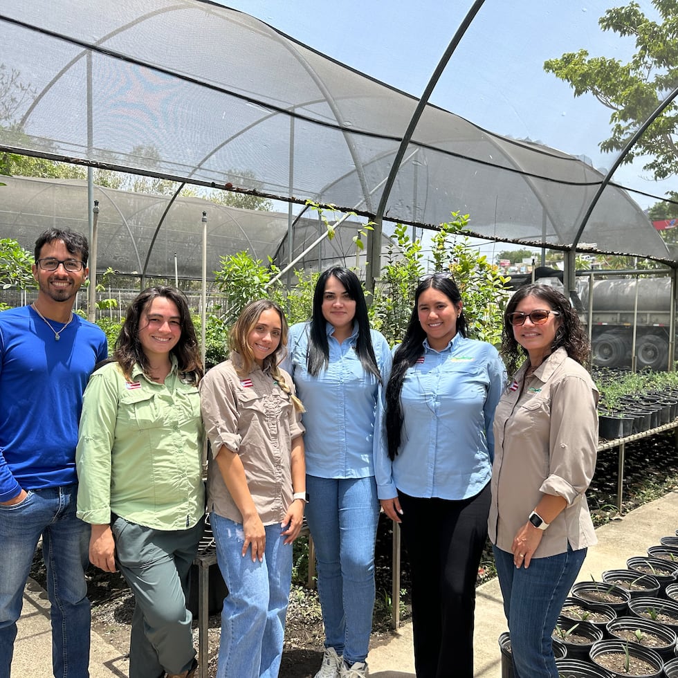 Part of the Protectores de Cuencas team, the environmental organization founded by biologist Roberto Viqueira Ríos in 2012 and led by him until his death one year ago.