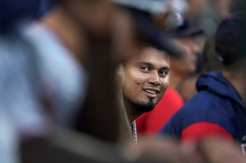 Los Phillies afrontarán la serie de comodines sin el bate del venezolano Luis Arráez, quien quedó fuera por lesión.