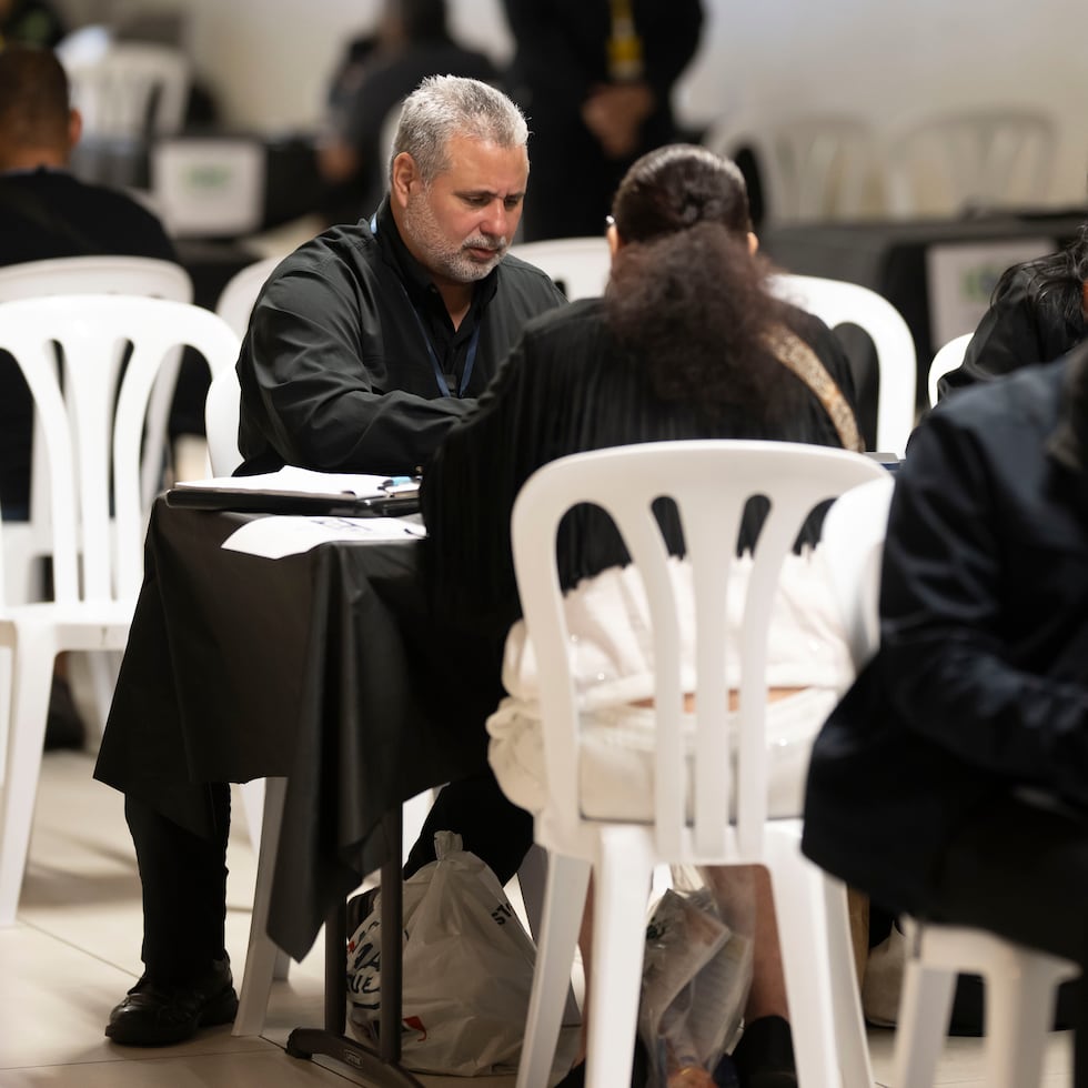El evento reunió a peritos forenses e investigadores de la Uniformada para brindar servicios a las familias de personas desaparecidas.