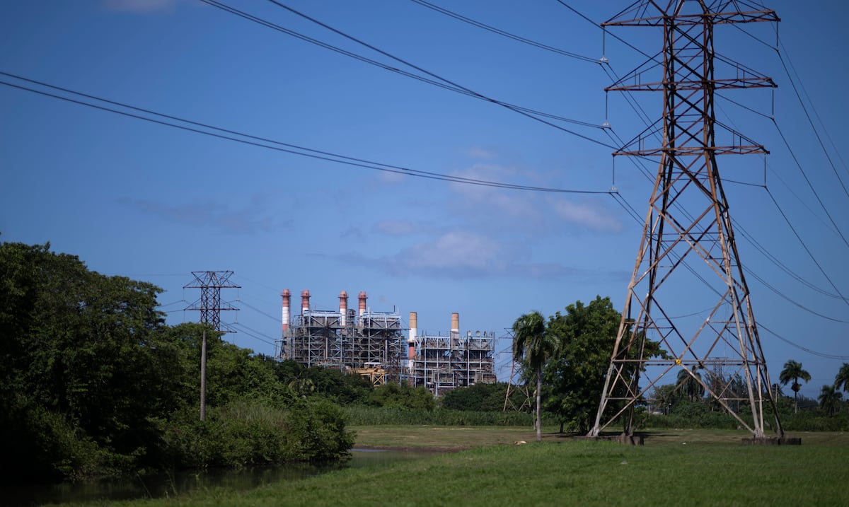 “No se justifica ningún aumento”: gobierno se expresa a días de definirse la nueva tarifa de luz