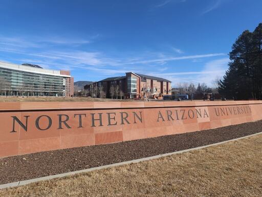 Imagen de la cobertura de: Estados Unidos demanda a cuatro estados por leyes sobre beneficios a estudiantes sin estatus migratorio definido