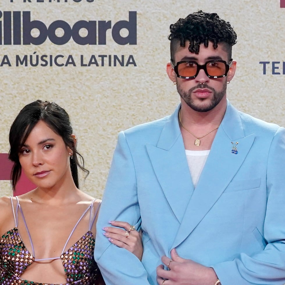 Bad Bunnyy Gabriela Berlingeri cuando llegaron a los Premios Billboard de la Música Latina en septiembre de 2021 en el Watsco Center en Coral Gables, Florida.