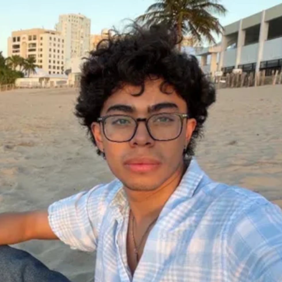 El joven estaba de vacaciones en Puerto Rico junto a dos de sus amigas.