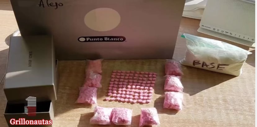 La "cocaína rosada" o "droga de la élite" es comercializada en polvo o pastillas de colores llamativos. (Captura YouTube)