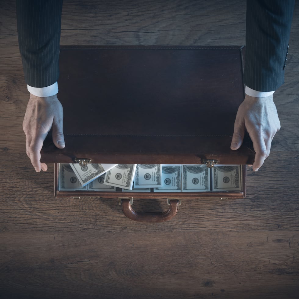 Beyond high-profile cases of corruption and money laundering, Frank Holder noted that the types of fraud that most frequently affect Puerto Ricans are more everyday in nature.