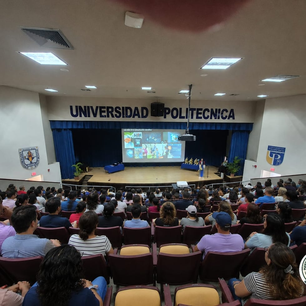La Puerto Rico Interscholastic Mathematics League, entidad que organiza competencias matemáticas estudiantiles, recientemente celebró su ceremonia de cierre del año académico en el teatro de la Universidad Politécnica de Puerto Rico, en Hato Rey.