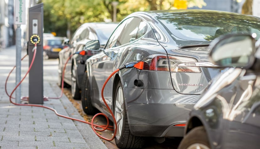 El equipo quiere llevar el diseño un paso más lejos y trabaja para cargar la batería de un vehículo eléctrico en cinco minutos (Shutterstock).