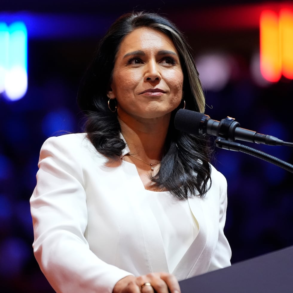 La investigación fue liderada por la jefa de espionaje de Estados Unidos, Tulsi Gabbard, una ex congresista demócrata