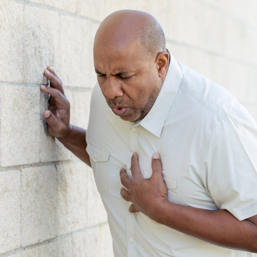 En los últimos años, se ha prestado más atención a las situaciones que podrían afectar la presión arterial en las personas. Estas fluctuaciones en el flujo arterial son uno de los detonantes para provocar un ataque cardíaco, por lo que tanto profesionales de la salud como los pacientes buscan las estrategias adecuadas para mantenerla en niveles correctos.