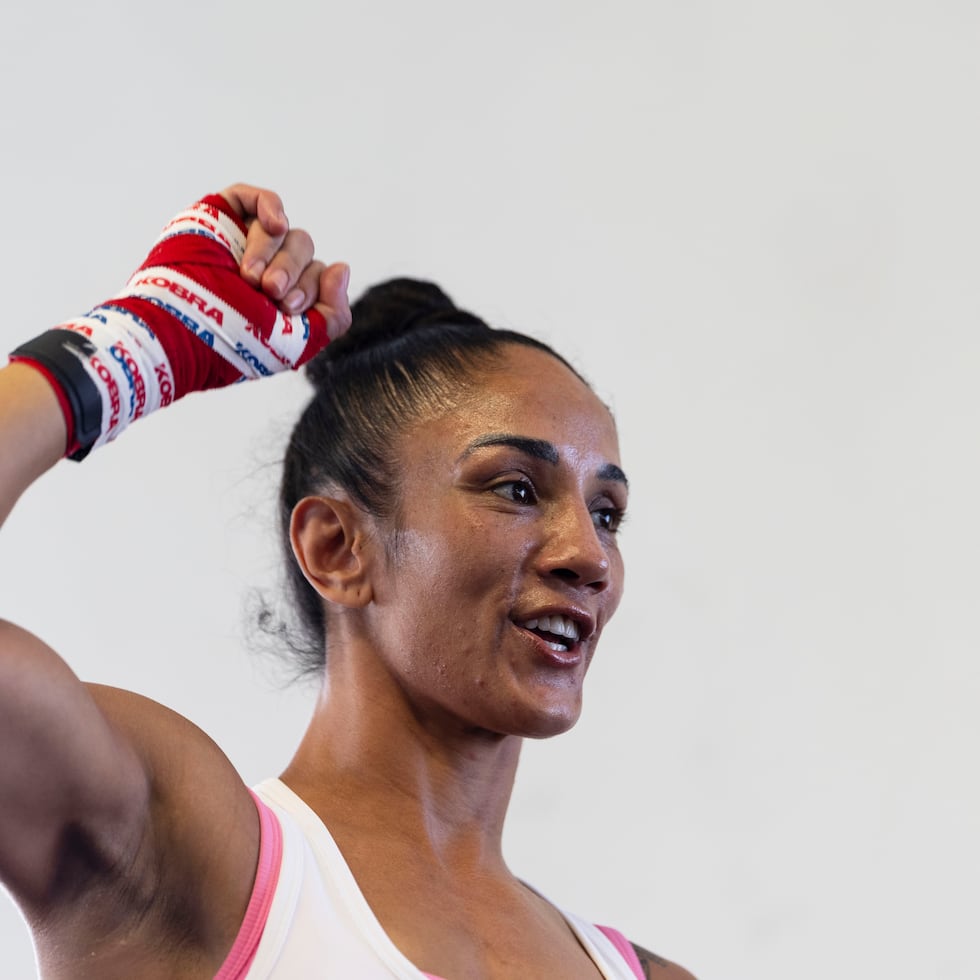 Amanda Serrano viene de lograr la victoria número 50 de su carrera en el boxeo profesional.