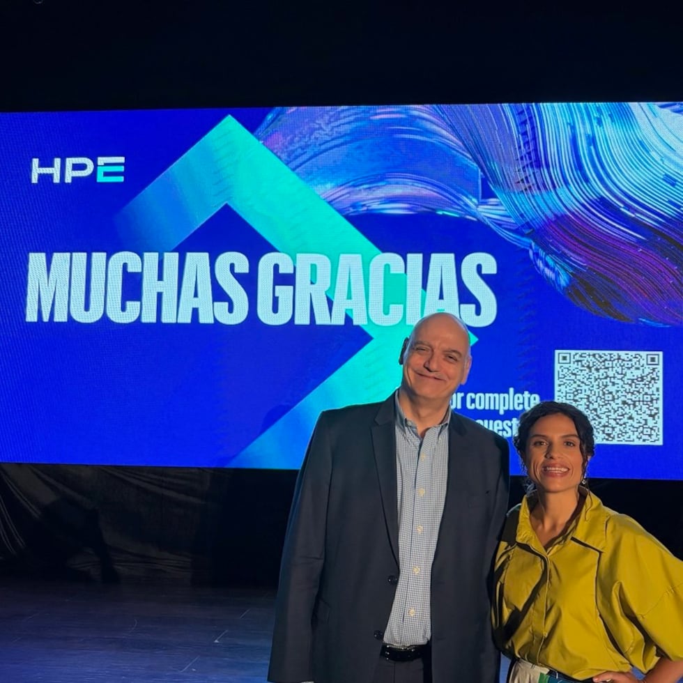 Juan Carlos Monzón, VP de HPE Puerto Rico y Alessandra Correa, CEO y fundadora de INprende.