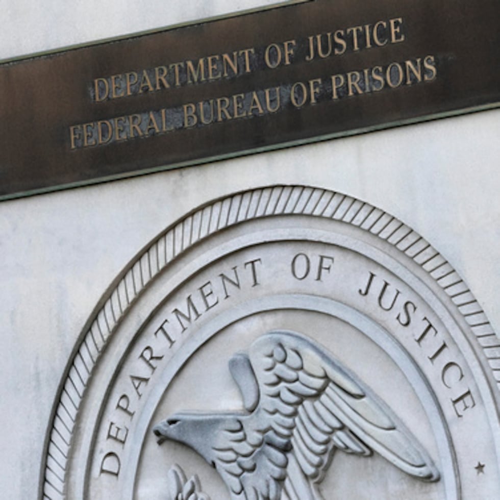 Los reclusos del centro serán trasladados a otras prisiones federales.