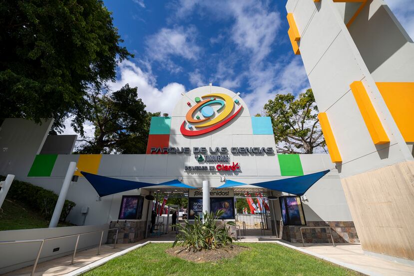 El parque cuenta con diversas atracciones enfocadas en las ciencias y la educación, sin dejar fuera la diversión.