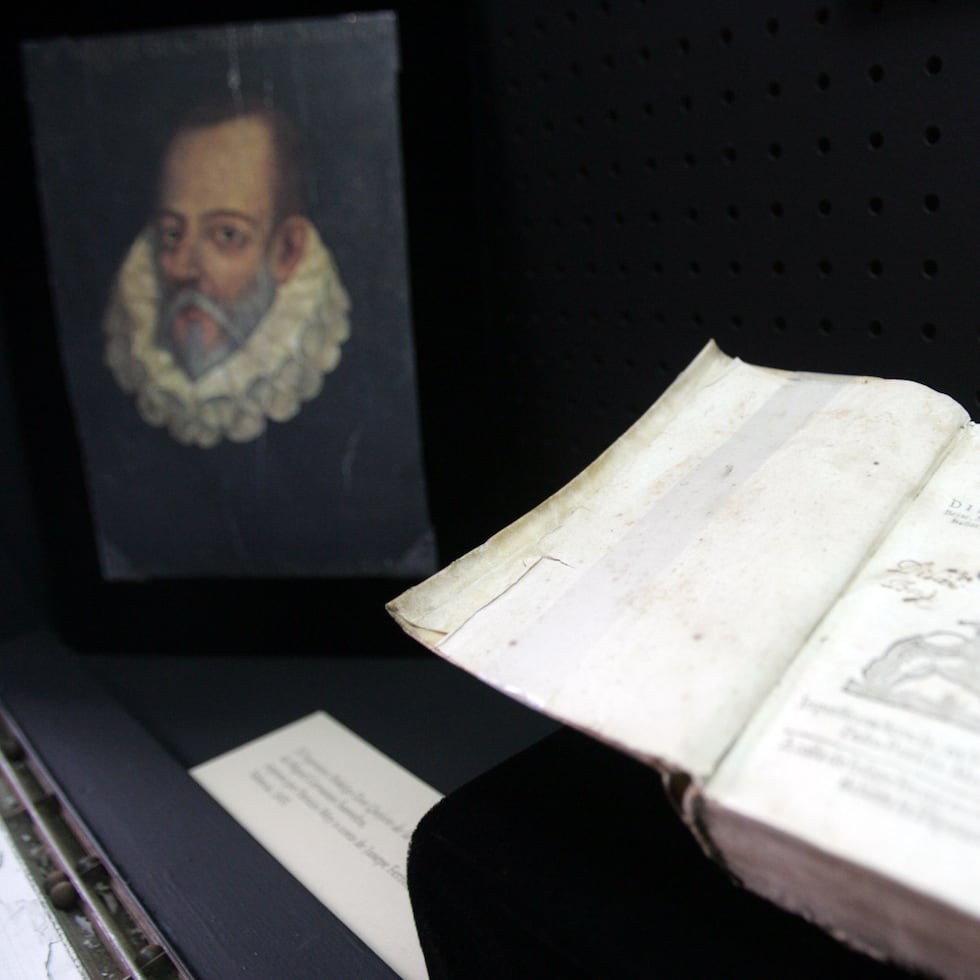 El dramaturgo español Miguel de Cervantes Saavedra es el autor del "Don Quijote de la Mancha".