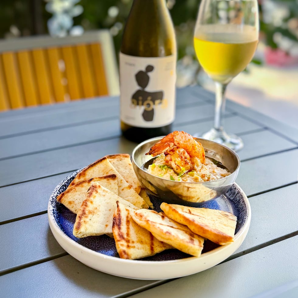 Entre los nuevos ofrecimientos de OPA! Greek Kouzina se encuentra la Taramosalata de Camarones, el aperitivo será parte de su menú diario. (Suministrado)