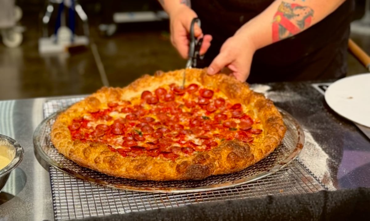 Pizzero de Cabo Rojo gana premio a la mejor pizza de pepperoni en EE.UU.