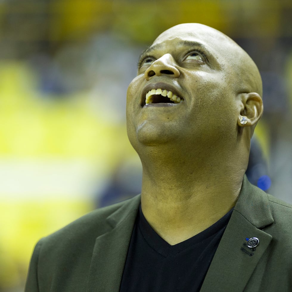 El número 10 de Larry Ayuso fue retirado por la franquicia de los Capitanes de Arecibo.