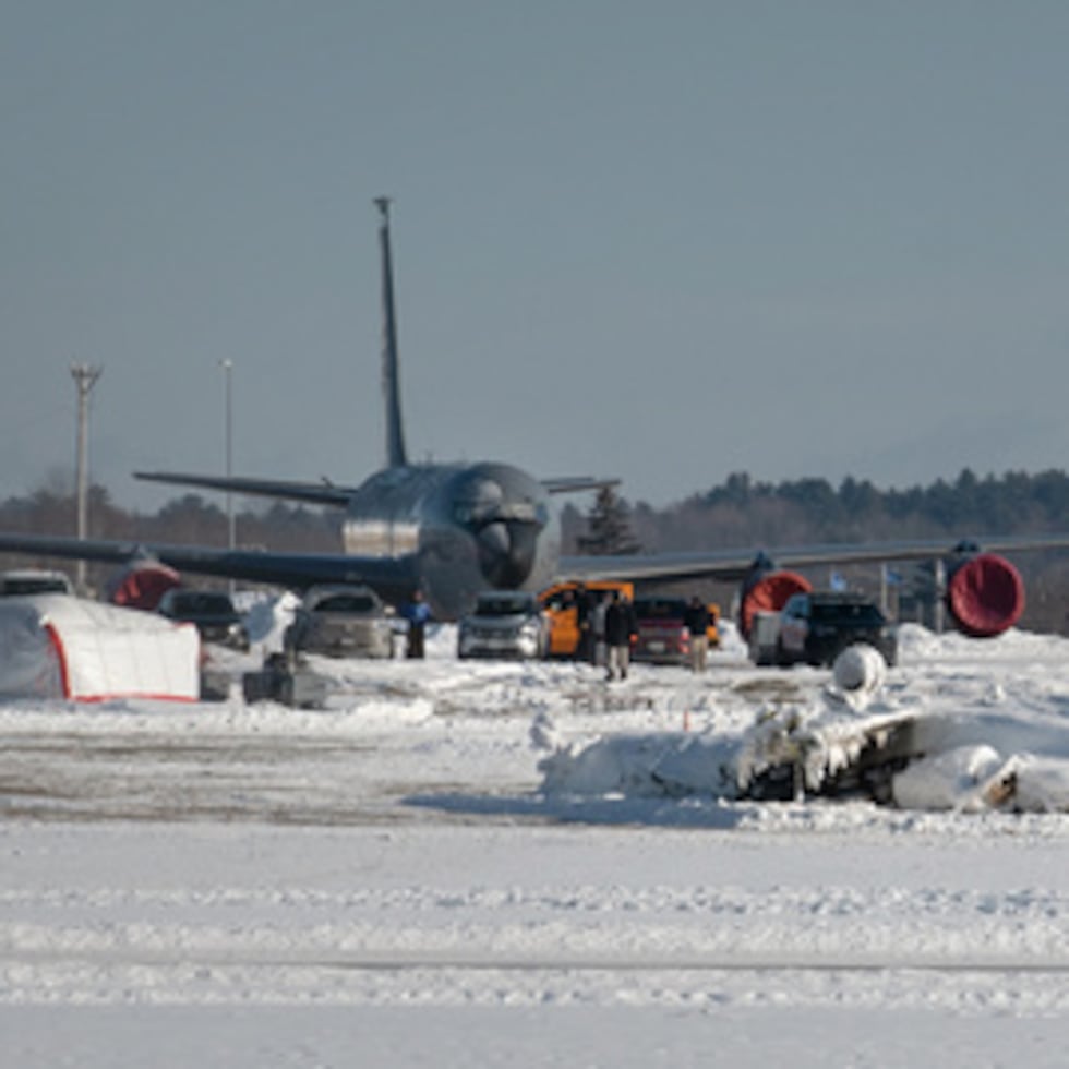 Arnold, natural de Luisiana, empezó su carrera en fusiones y adquisiciones, algunas en el sector del petróleo y el gas, y más tarde representó a clientes entre los que se contaban víctimas de accidentes en alta mar.