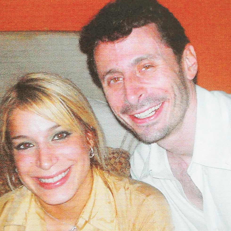 Alex Pabón Colón, alias "El Loco", declaró durante el juicio que Áurea Vázquez Rijos (izquierda) lo contrató para asesinar a su esposo Adam Anhang (derecha) en 2005.