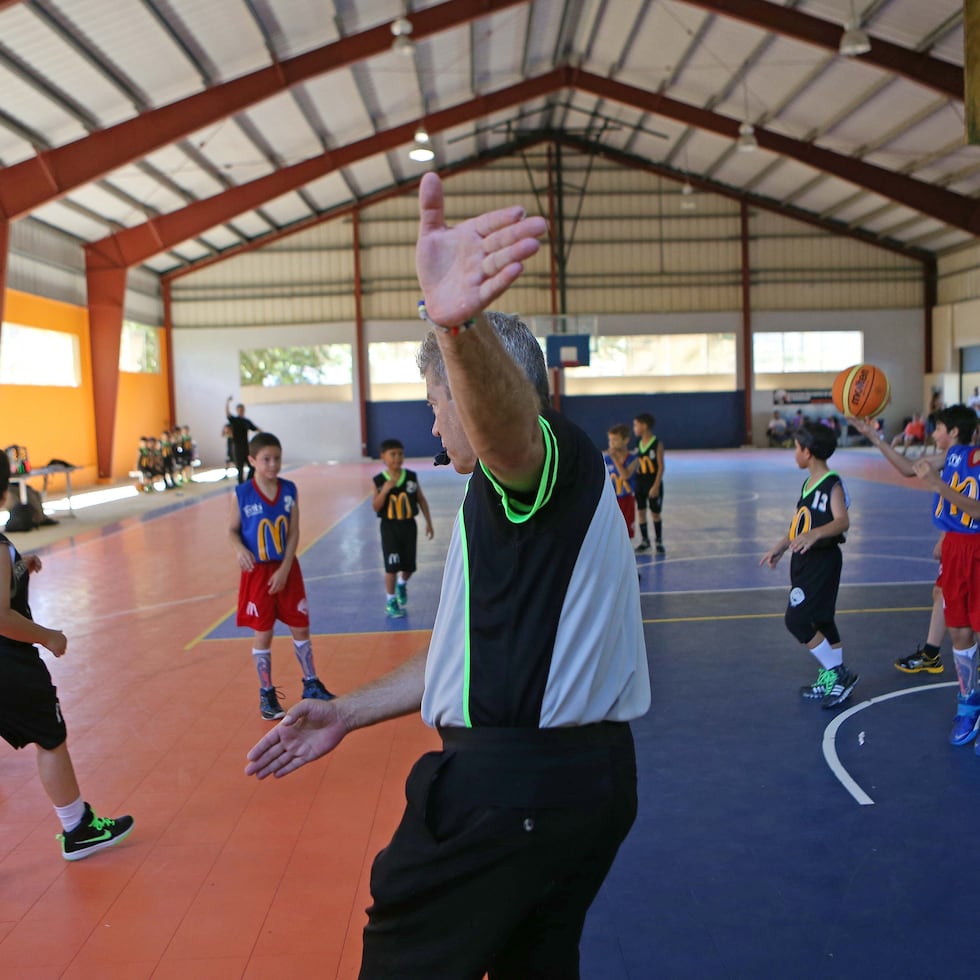 The Puerto Rico Basketball Federation has a population of 12,000 affiliated children.