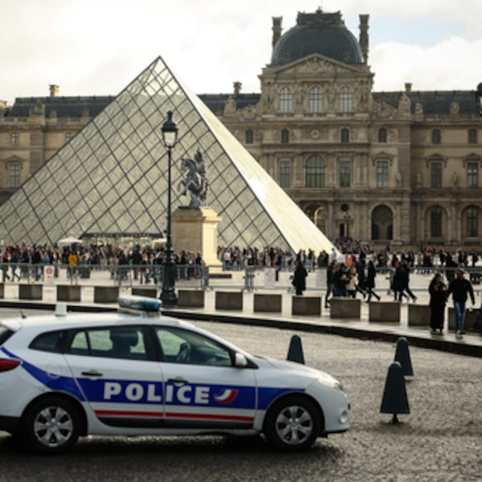 Lo que ha generado más polémica en las últimas semanas para el Museo del Louvre ha sido el espectacular robo del que fue víctima el 19 de octubre.