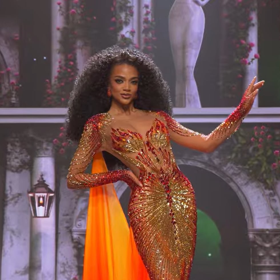 Vicky Carbonell, representante de Puerto Rico en Miss Grand International, en su traje de noche.