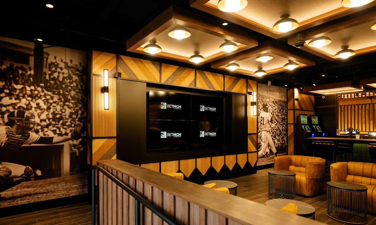 Abre en el T-Mobile District el BetMGM 21 Sportsbook Lounge