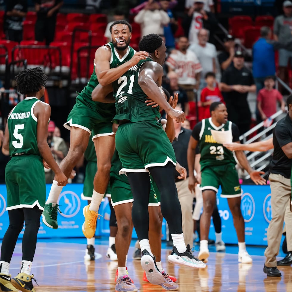 Los jamaiquinos celebran la dramática victoria sobre Puerto Rico el viernes para abrir las ventanas clasificatorias a la Copa del Mundo.