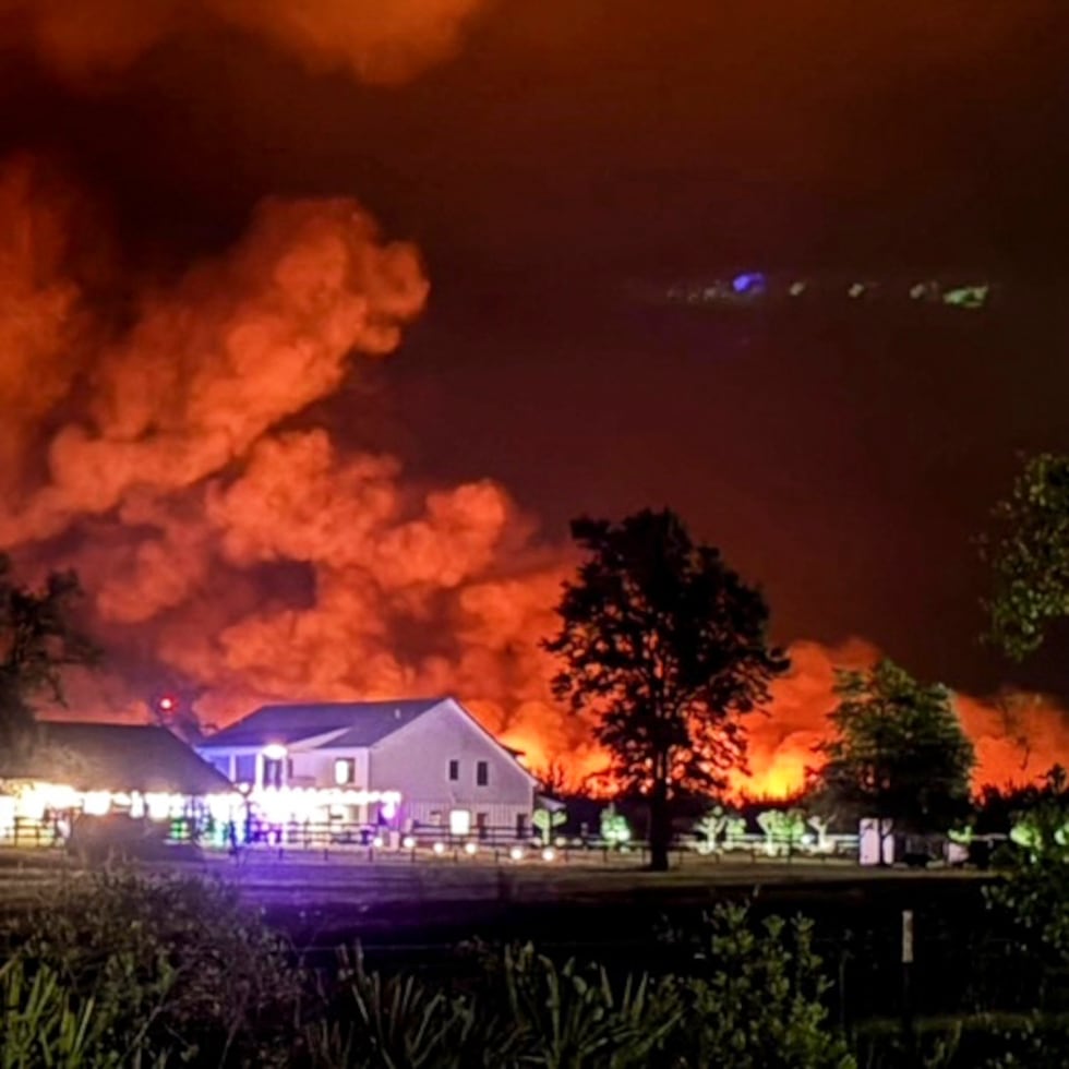 Un número inusualmente grande de incendios forestales arde esta primavera boreal en el sureste de Estados Unidos, como se observa en esta imagen de Georgia.