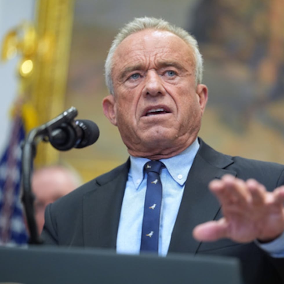 El Secretario de Salud y Servicios Humanos, Robert F. Kennedy, Jr., habla durante un evento.