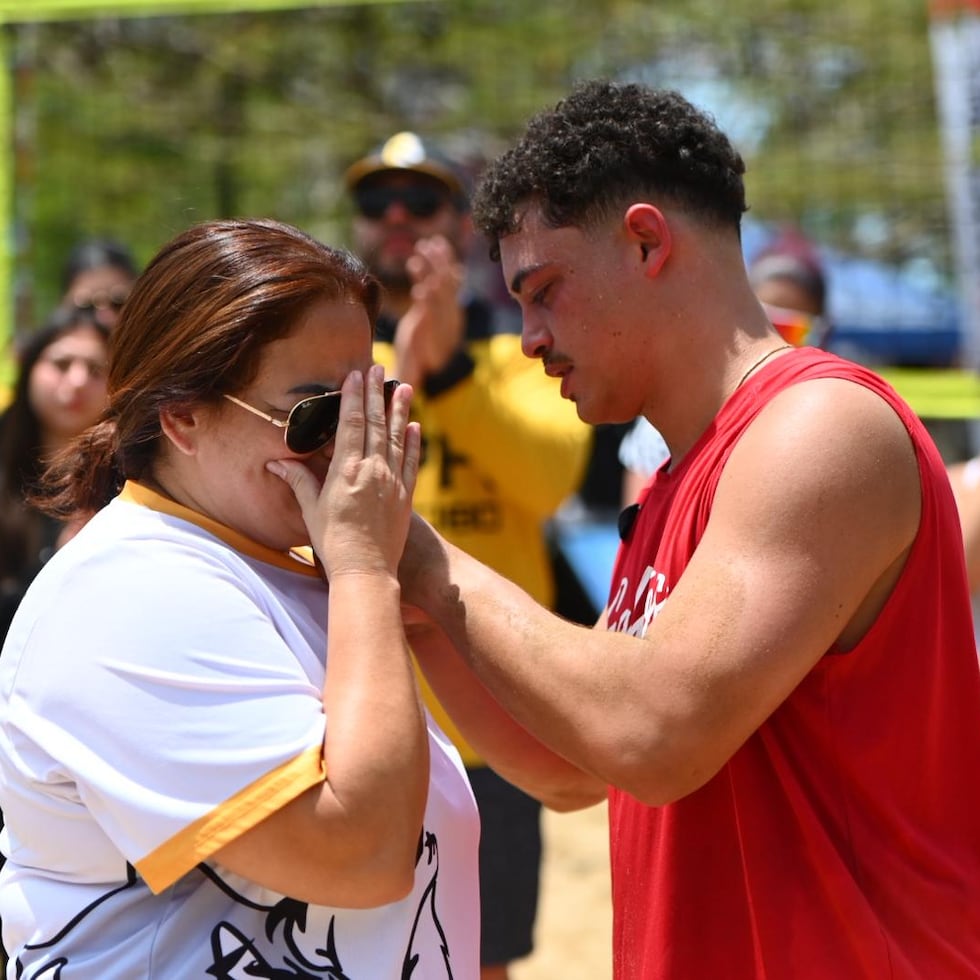 Magaly Dorta, madre de Axel Román Dorta, estuvo presente durante el homenaje realizado en la LAI en memoria del joven atleta fallecido en Hatillo.