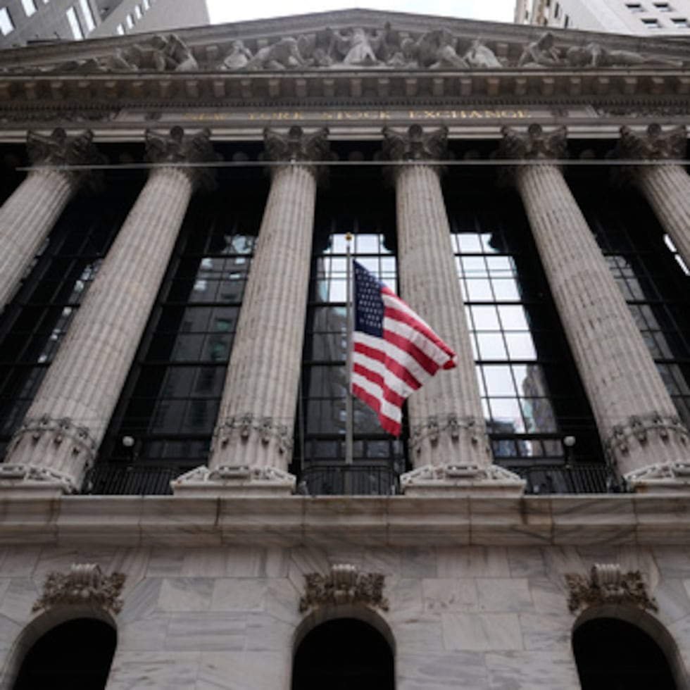 Esta cifra histórica se registró tan solo cinco meses después de que Estados Unidos alcanzara en marzo un récord de deuda de $39 billones.