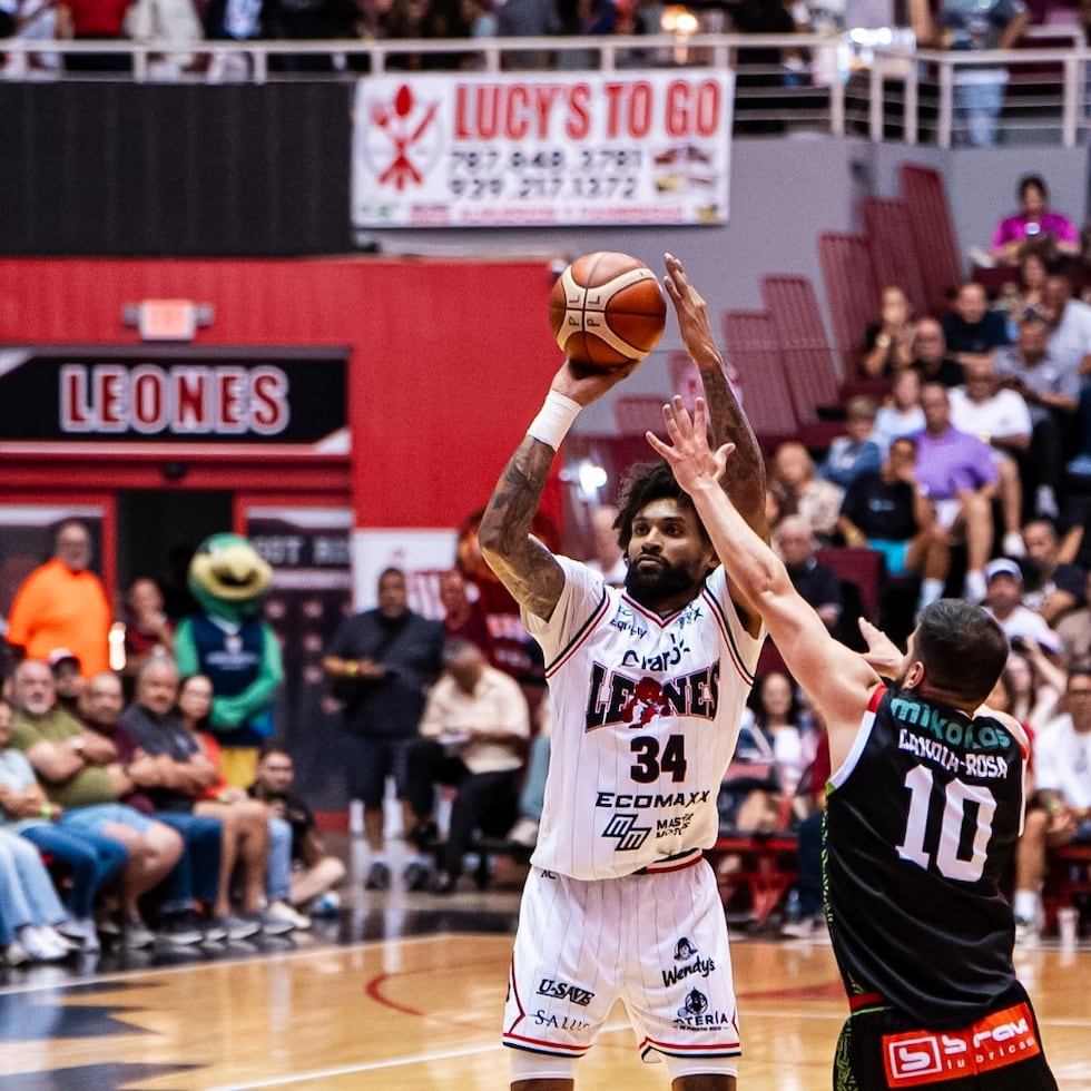 Jordan Murphy lideró la ofensiva de los Leones con 21 puntos.