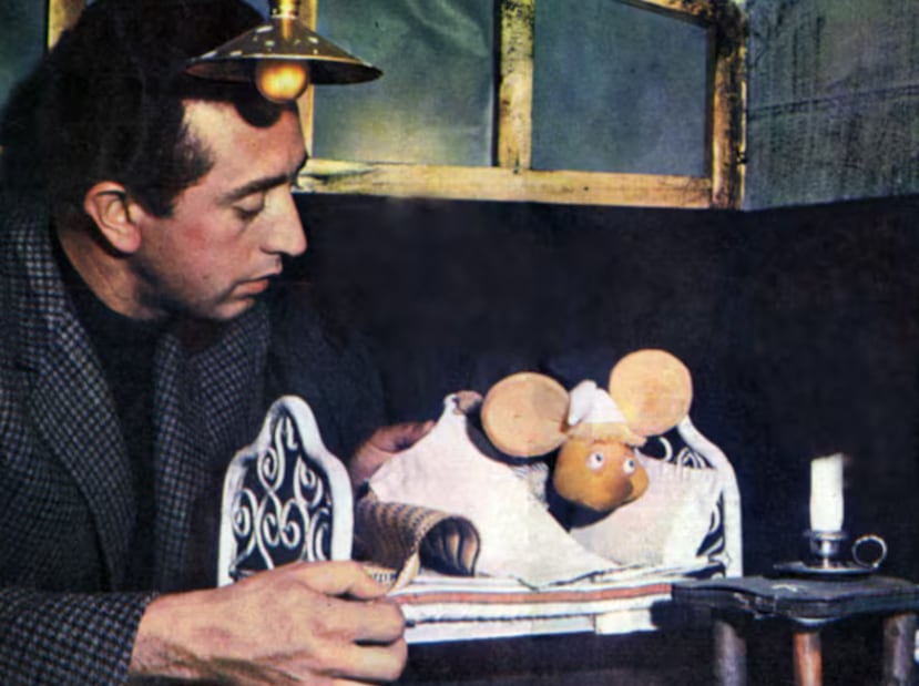 Peppino Mazzullo junto al emblemático muñeco.