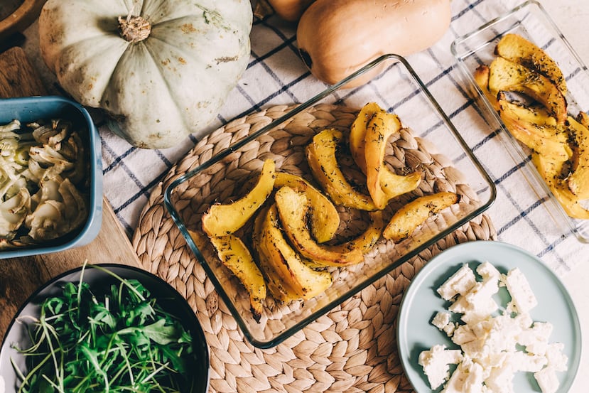 Lejos del exceso de azúcar, la cocina contemporánea reivindica la afinidad natural de la calabaza con ingredientes grasos, ácidos y lácteos, apostando por asados lentos y contrastes que devuelven el fruto al centro del plato.