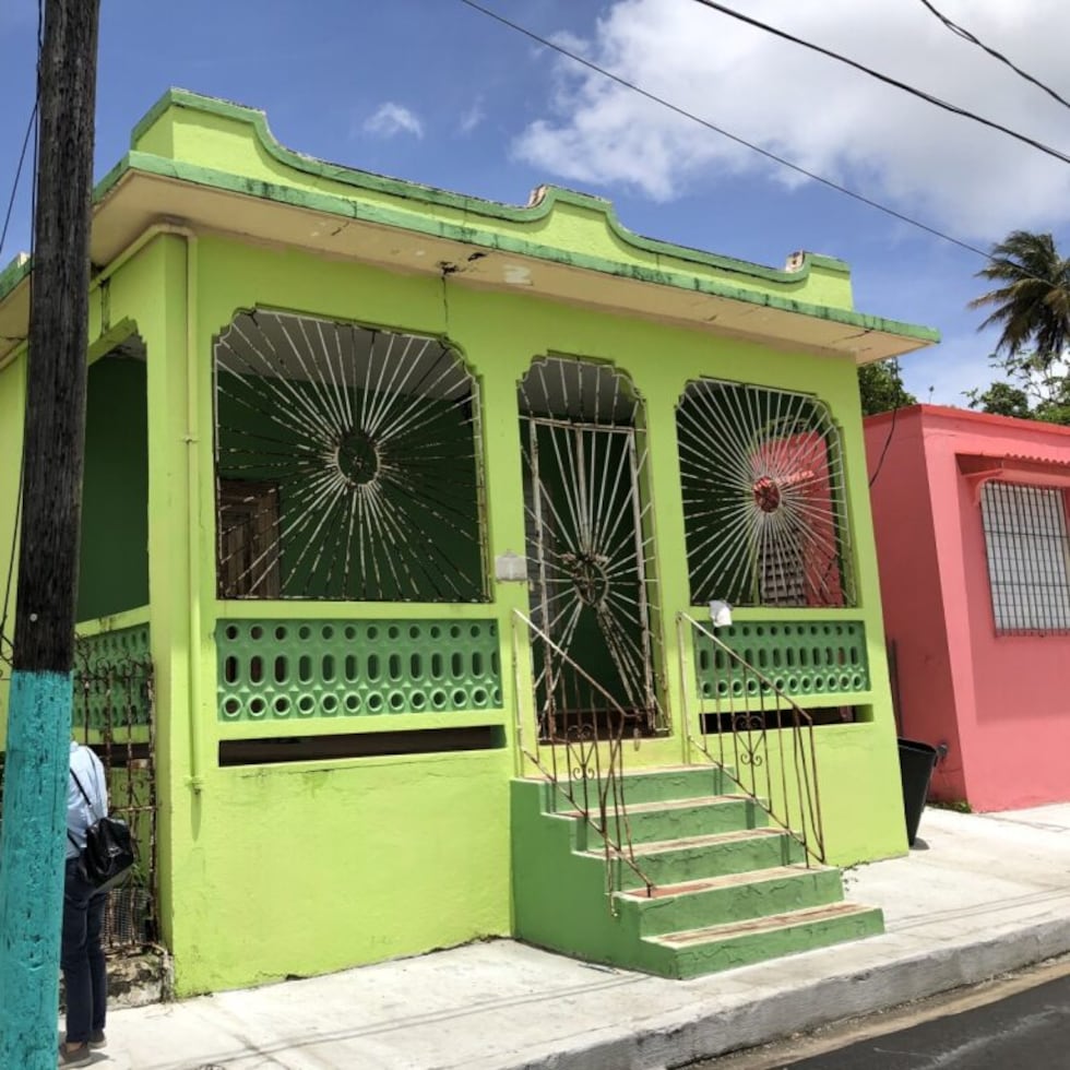 Una de las responsabilidades de la OECH es hacer inventarios de las propiedades históricas a través del archipiélago, pero, hasta la fecha, nunca habían hecho un conteo sistémico en todos los pueblos. En la foto, una residencia en Las Piedras.