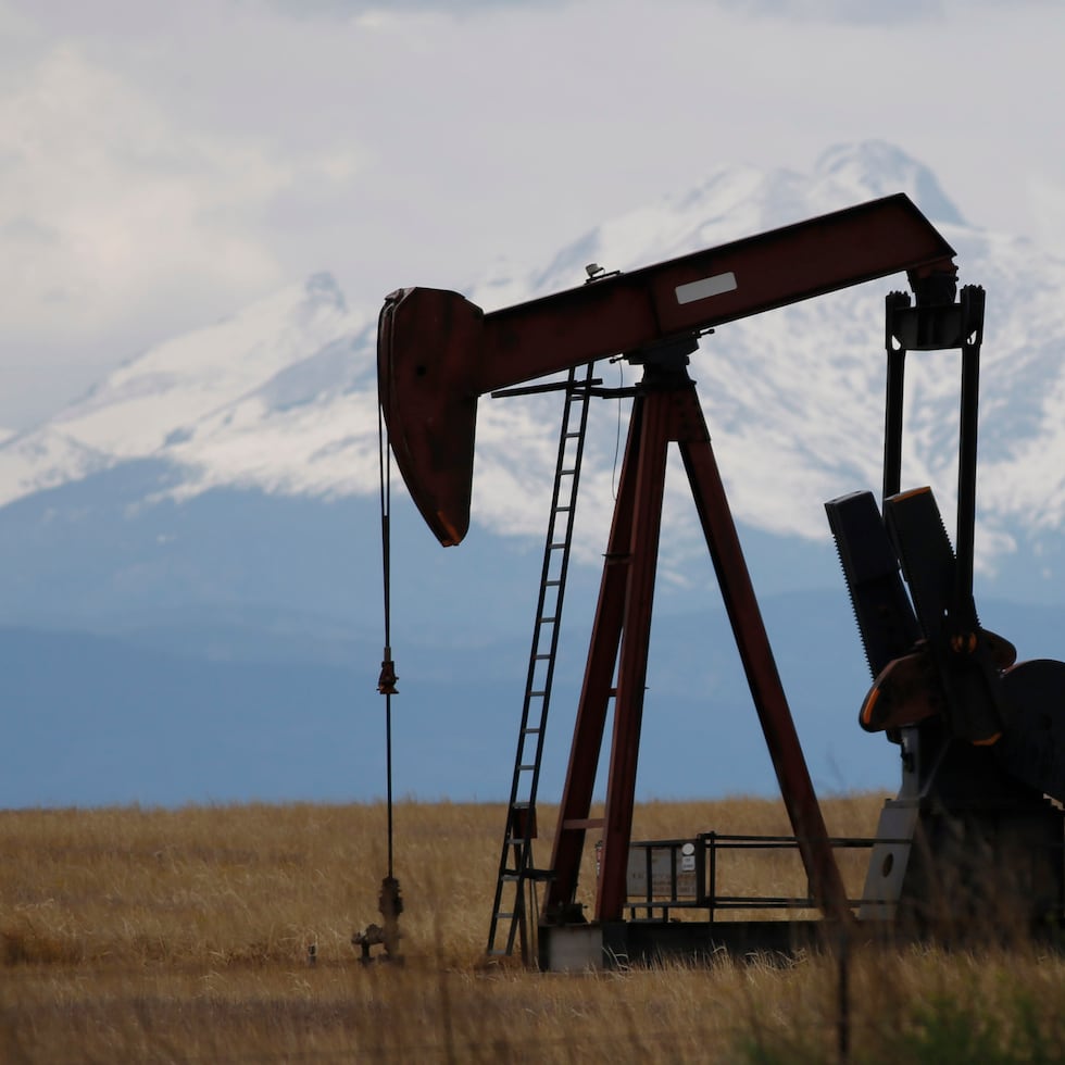 La Organización de Países Exportadores de Petróleo indicó que incrementaría la producción en 206.000 barriles diarios en abril.