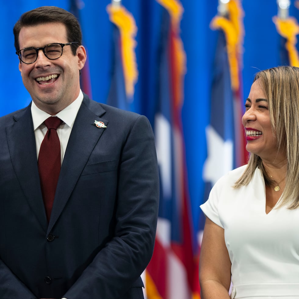 The Secretary of the Governor’s Office, Francisco Domenech, and the Deputy Secretary of the Governor’s Office, Itza García, will leave their positions on August 7 and August 15, respectively.