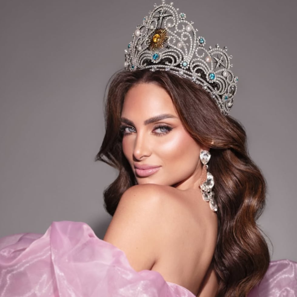 Tamara Rogouski, quien fuera coronada hace unos meses como Miss Argentina 2026, renunció a la corona por razones personales.