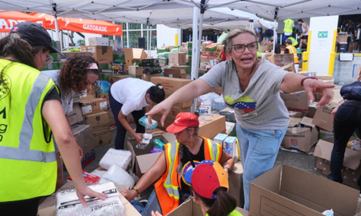 Voluntarios en Florida envían ayuda humanitaria a Venezuela tras terremotos de magnitud 7.5