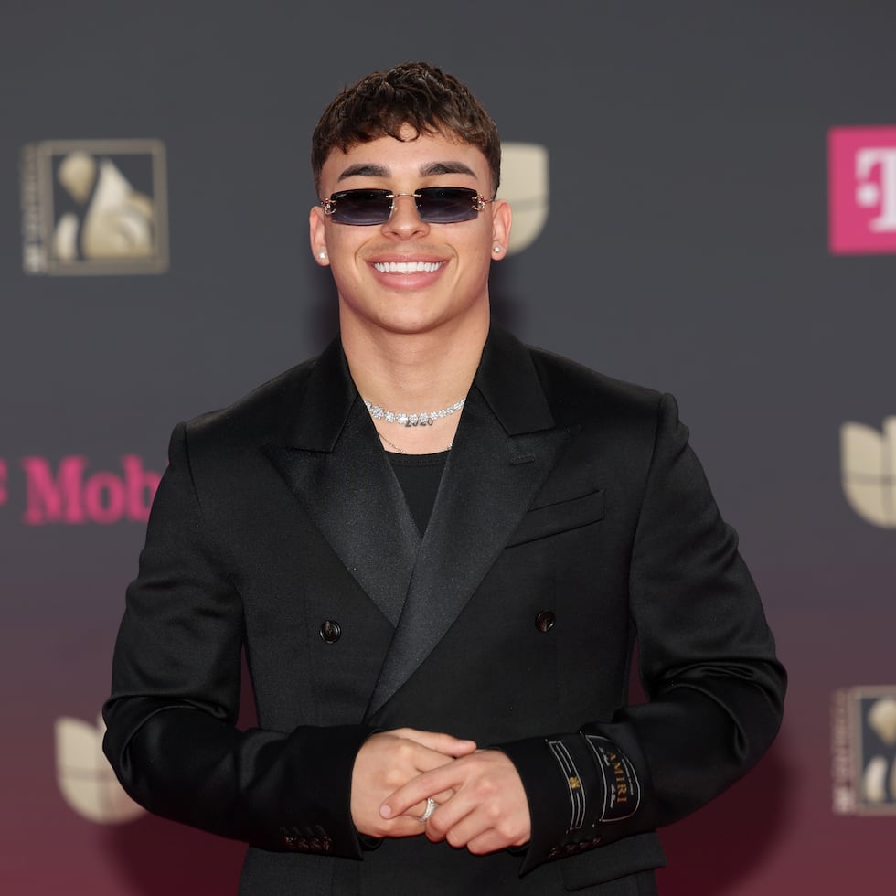 lexis fue seleccionado por Univision como uno de los 39 presentadores encargados de entregar galardones a los ganadores durante la gala.