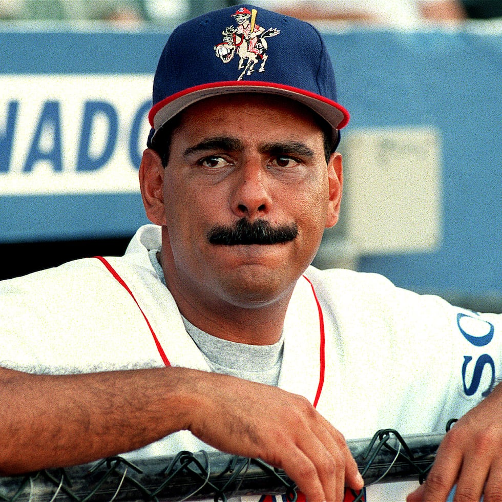 Edgardo Romero en una foto de 1997 en la liga de béisbol invernal como dirigente de Caguas.