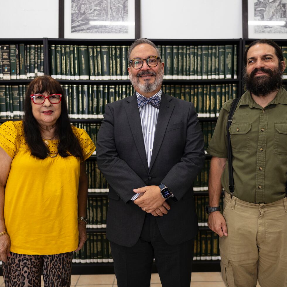 From left to right: Dr. Mayra Rosario Urrutia, vice president of the Board of Trustees; Reynaldo R. Alegría, president of the organization; and Dr. Ricardo Magriñá Vélez, interim rector of the CEAPRC.