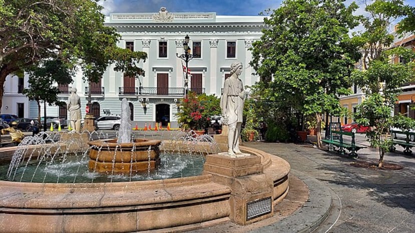 Fuente ubicada en la Plaza de Armas de San Juan.