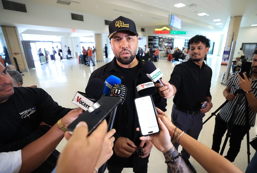 El manatieño atendió a la prensa antes de viajar a Nueva York.