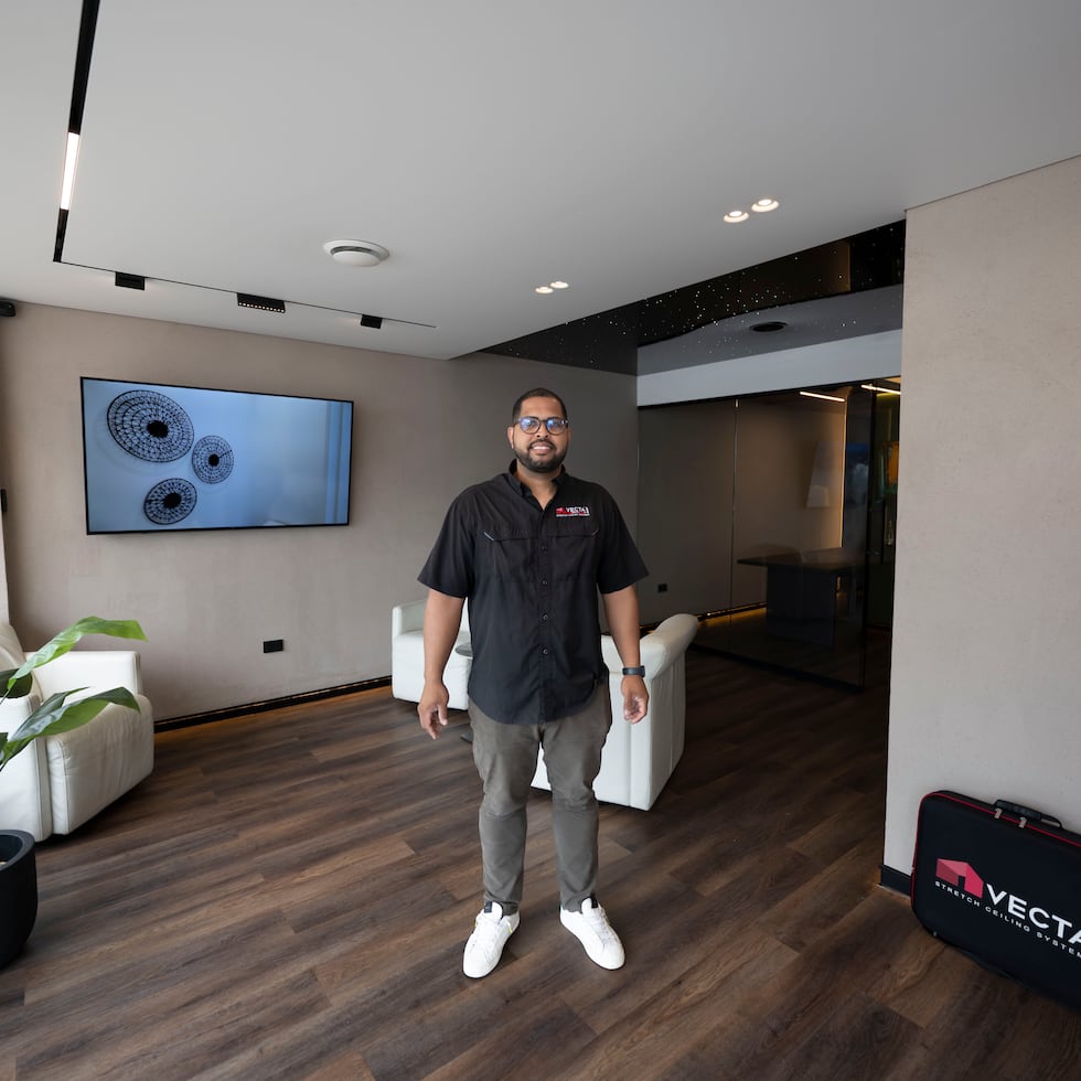 In the photo, José David Silva, co-founder of Vecta Design Caribe.