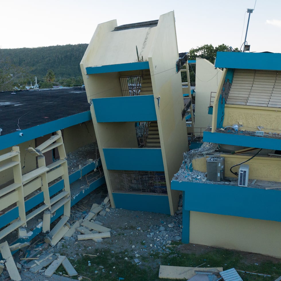 Los terremotos de 2020 imprimieron urgencia a los estudios para desarrollar el nuevo mapa sísmico de Puerto Rico. En la foto, la escuela Agripina Seda, en Guánica, que colapsó hace seis años.
