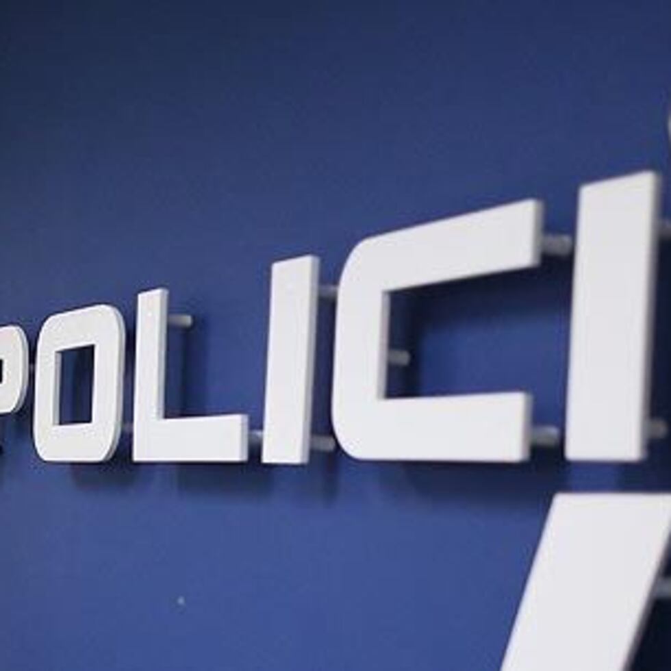 The police report on the preliminary investigation indicates that the father of the minor arrived in his vehicle at his place of residence, accompanied by the girl.