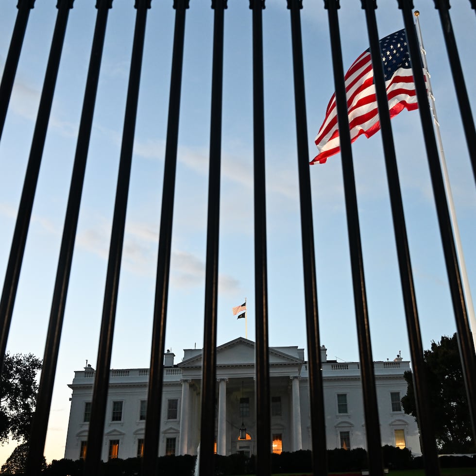 “Las Fuerzas Armadas de Estados Unidos están cumpliendo o superando todos sus objetivos en el marco de la Operación Furia Épica y no necesitan ayuda de España ni de nadie más”, declaró a EFE un funcionario de la Administración de Donald Trump.